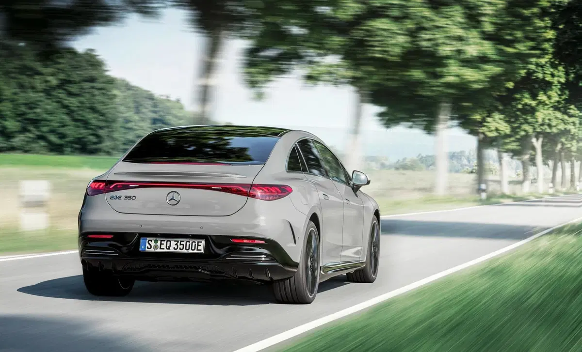Mercedes-Benz EQE (2022-->>) (5)