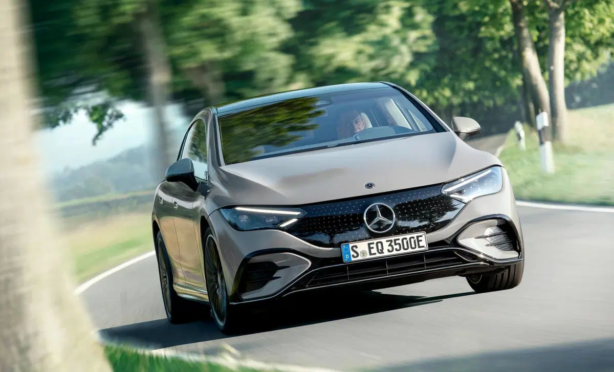 Mercedes-Benz EQE (2022-->>) (7)