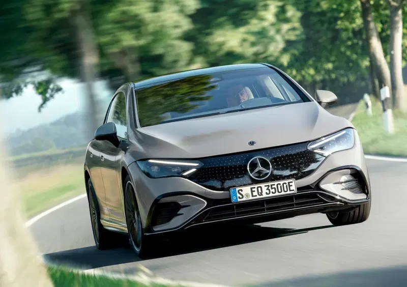 Mercedes-Benz EQE (7)