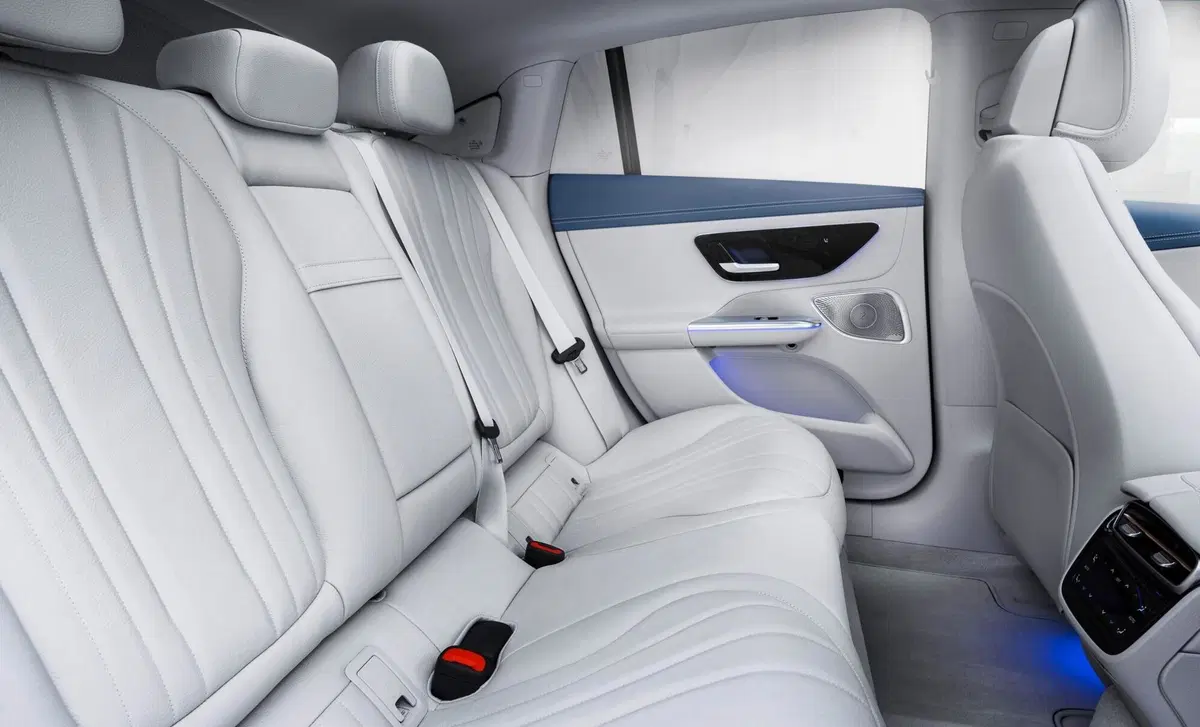 Mercedes-Benz EQE (2022-->>) (13)