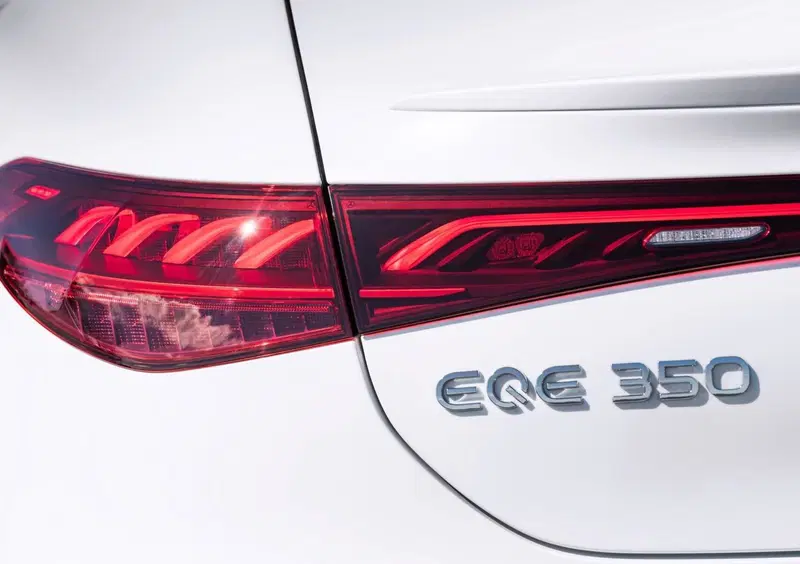 Mercedes-Benz EQE (23)