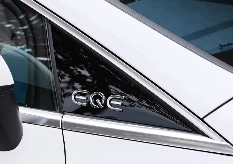 Mercedes-Benz EQE (24)