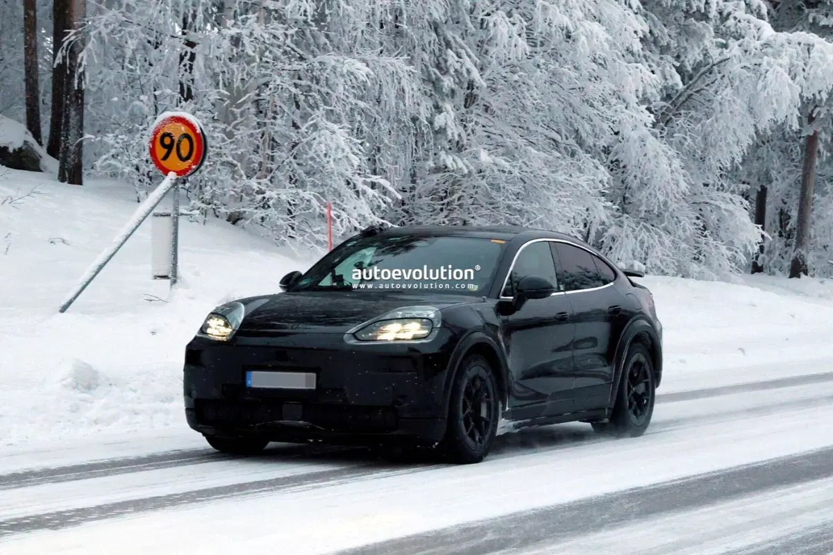 Porsche Cayenne Coupe Turbo GT Electric 2027: il super‑SUV elettrico con soluzioni da 911 GT3 RS avvistato in test