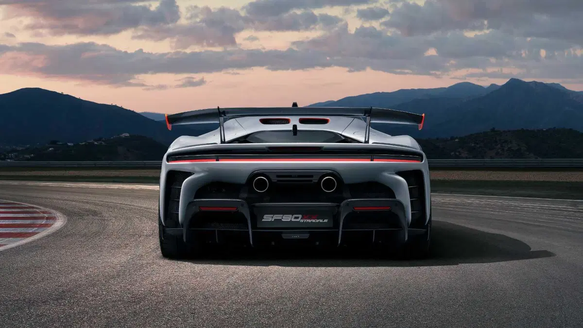 Ferrari SF90 XX Stradale: 1030 CV e l'ho guidata a Fiorano