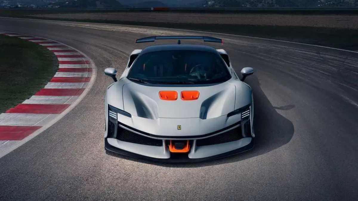 Ferrari SF90 XX Stradale: 1030 CV e l'ho guidata a Fiorano (7)