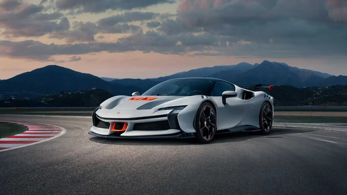 Ferrari SF90 XX Stradale: 1030 CV e l'ho guidata a Fiorano (9)