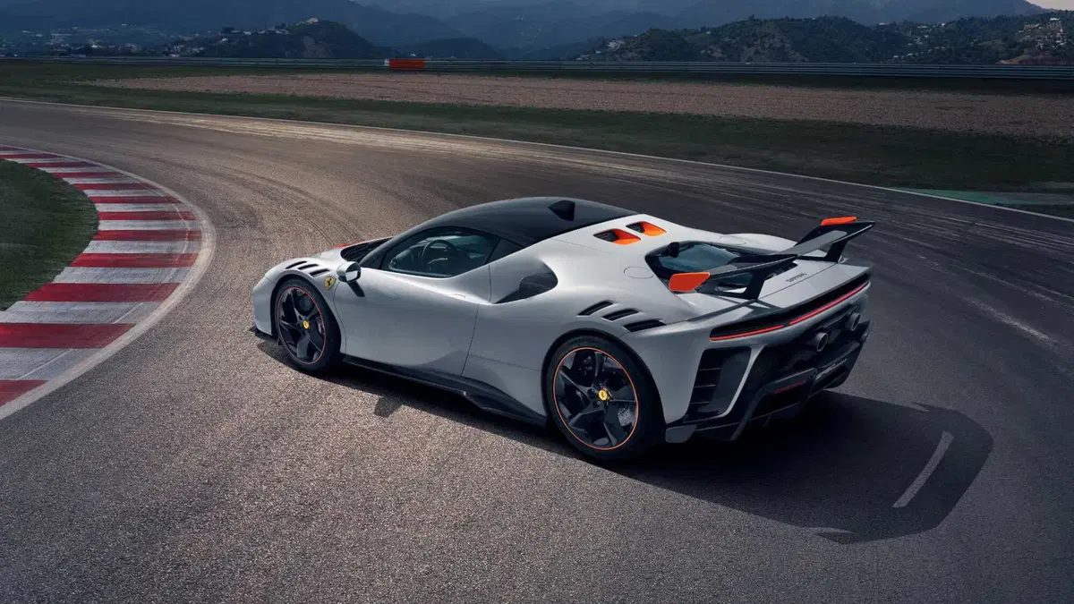 Ferrari SF90 XX Stradale: 1030 CV e l'ho guidata a Fiorano (10)