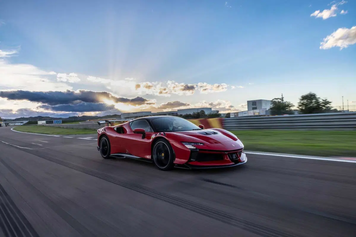 Ferrari SF90 XX Stradale: 1030 CV e l'ho guidata a Fiorano (14)