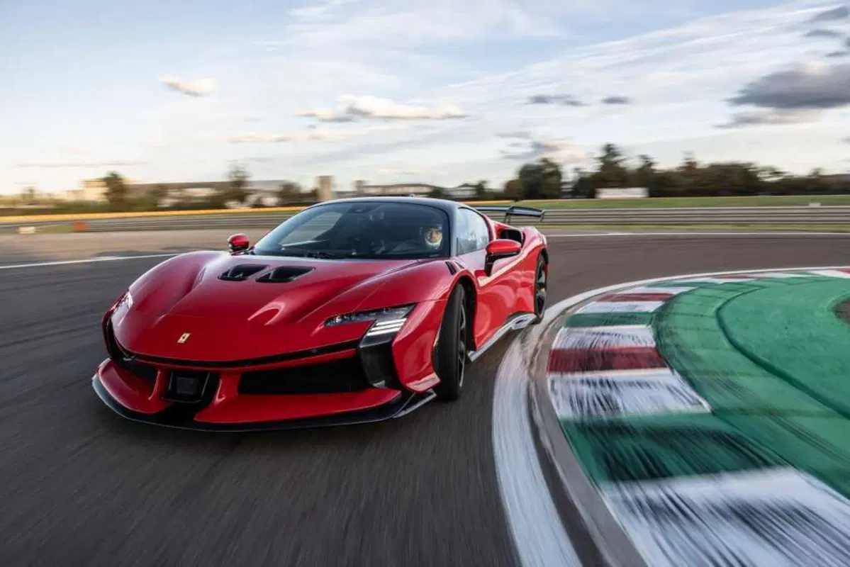 Ferrari SF90 XX Stradale: 1030 CV e l'ho guidata a Fiorano (19)