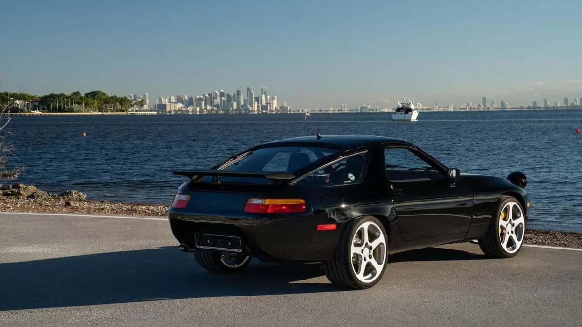 Rarissima RUF Porsche 928R: l’unico esemplare al mondo appartenuto al presidente di Samsung va all’asta (3)