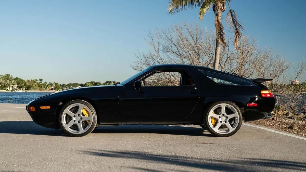 Rarissima RUF Porsche 928R: l’unico esemplare al mondo appartenuto al presidente di Samsung va all’asta (6)