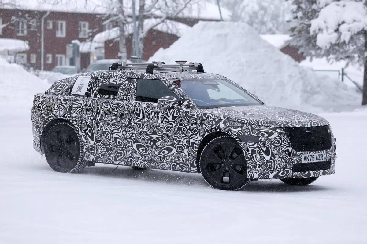 Range Rover Velar: via il termico, la nuova generazione sarà solo elettrica  (4)