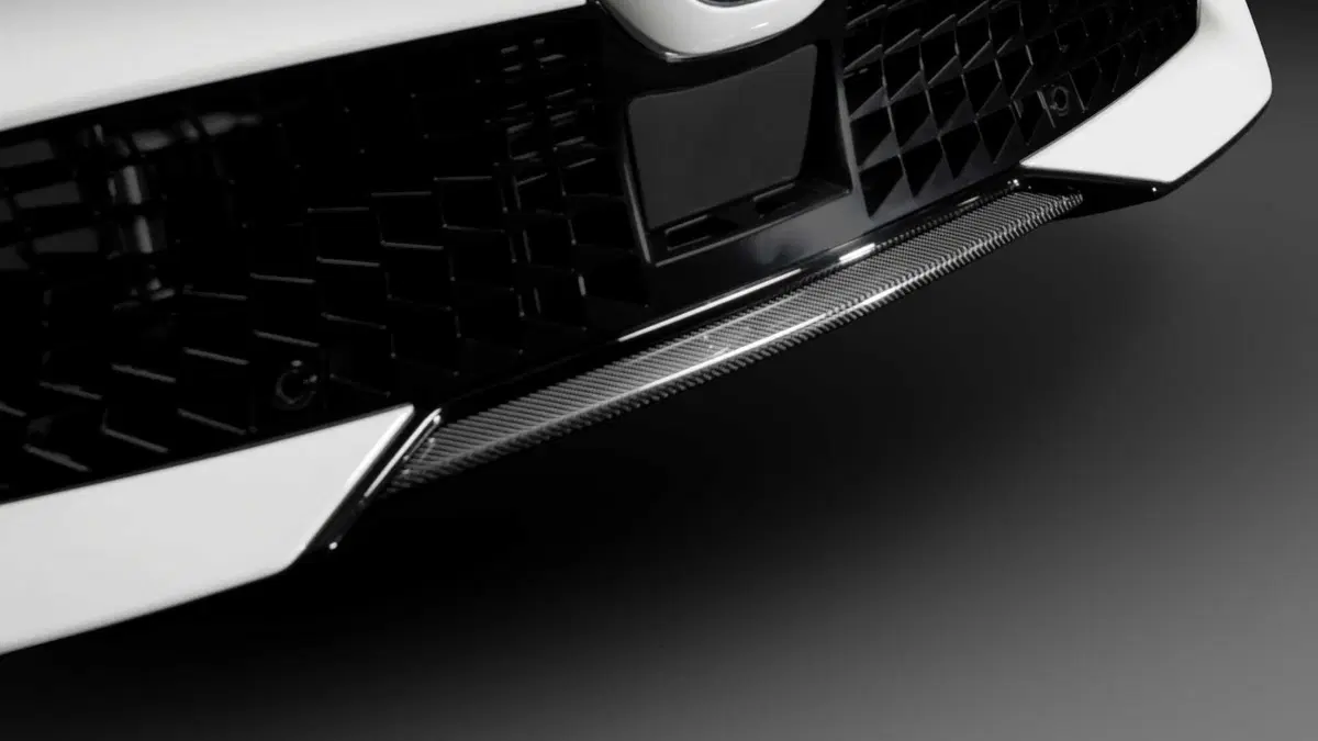 Alfa Romeo reintroduce uno dei suoi segni distintivi, ma è solo per un’edizione speciale (9)