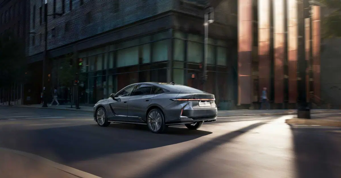 Lexus ES, la berlina di lusso si reinventa nell'era elettrificata (3)