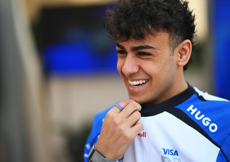 F1. Arvid Lindblad esclusivo: “Max Verstappen? Incredibilmente umile. Lewis Hamilton? Surreale essere in griglia con lui. Se non fosse per il Dottor Marko non sarei qui”