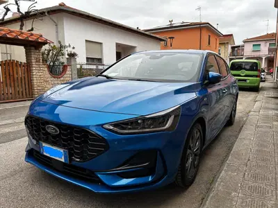 Ford Focus 1.0 EcoBoost Hybrid 125 CV 5p. ST-Line Style del 2023 usata a Livorno