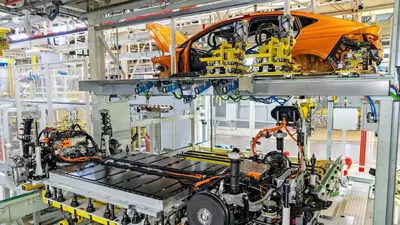 Skoda diventa il cuore della produzione batterie del gruppo Volkswagen: oltre 1.100 al giorno per l&rsquo;elettrico