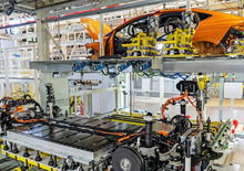 Skoda diventa il cuore della produzione batterie del gruppo Volkswagen: oltre 1.100 al giorno per l’elettrico