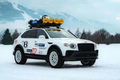 Bentley prepara una Bentayga diversa da tutte le altre: ecco la X Concept 2026