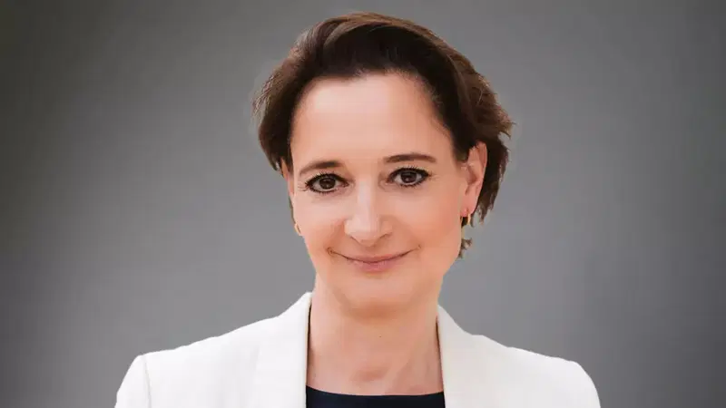 &ldquo;Auto sempre pi&ugrave; care&rdquo;: l&rsquo;accusa a Bruxelles riapre il dibattito, ma &egrave; davvero solo colpa dell&rsquo;Ue?