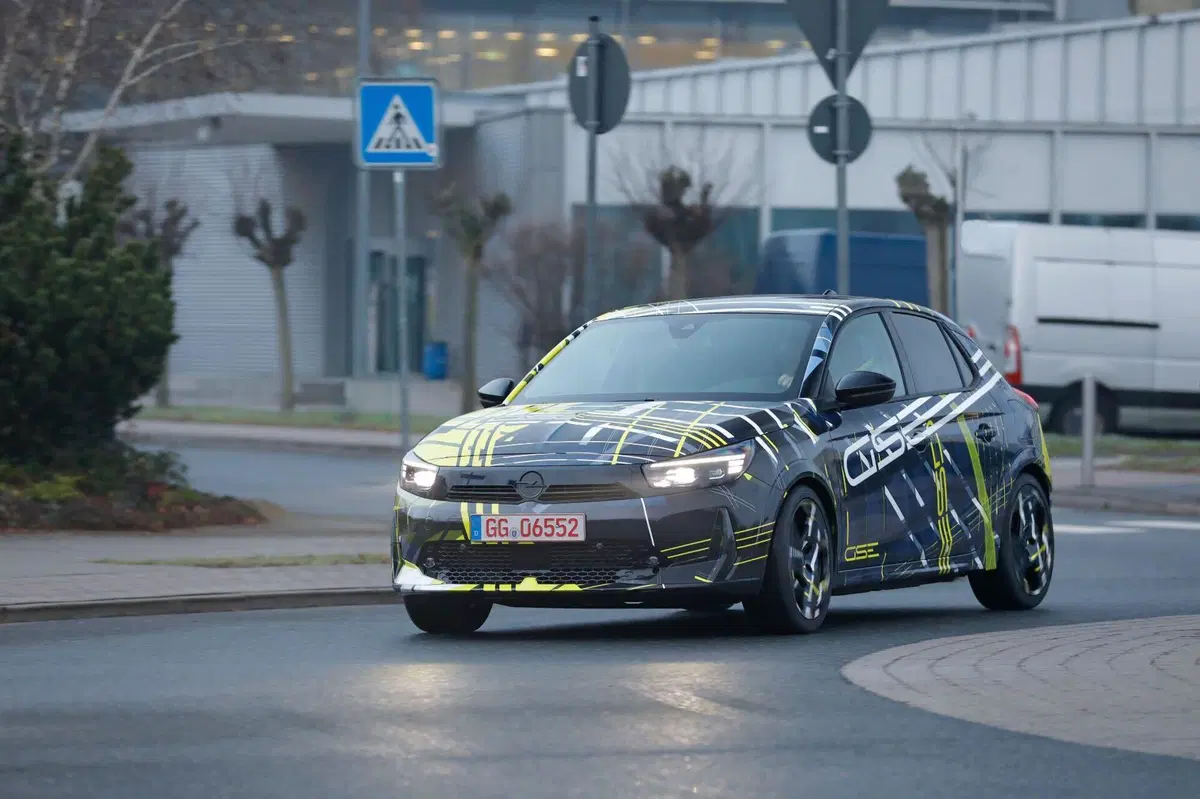 Addio OPC: la nuova Opel Corsa GSE diventa elettrica e promette 281 CV (11)