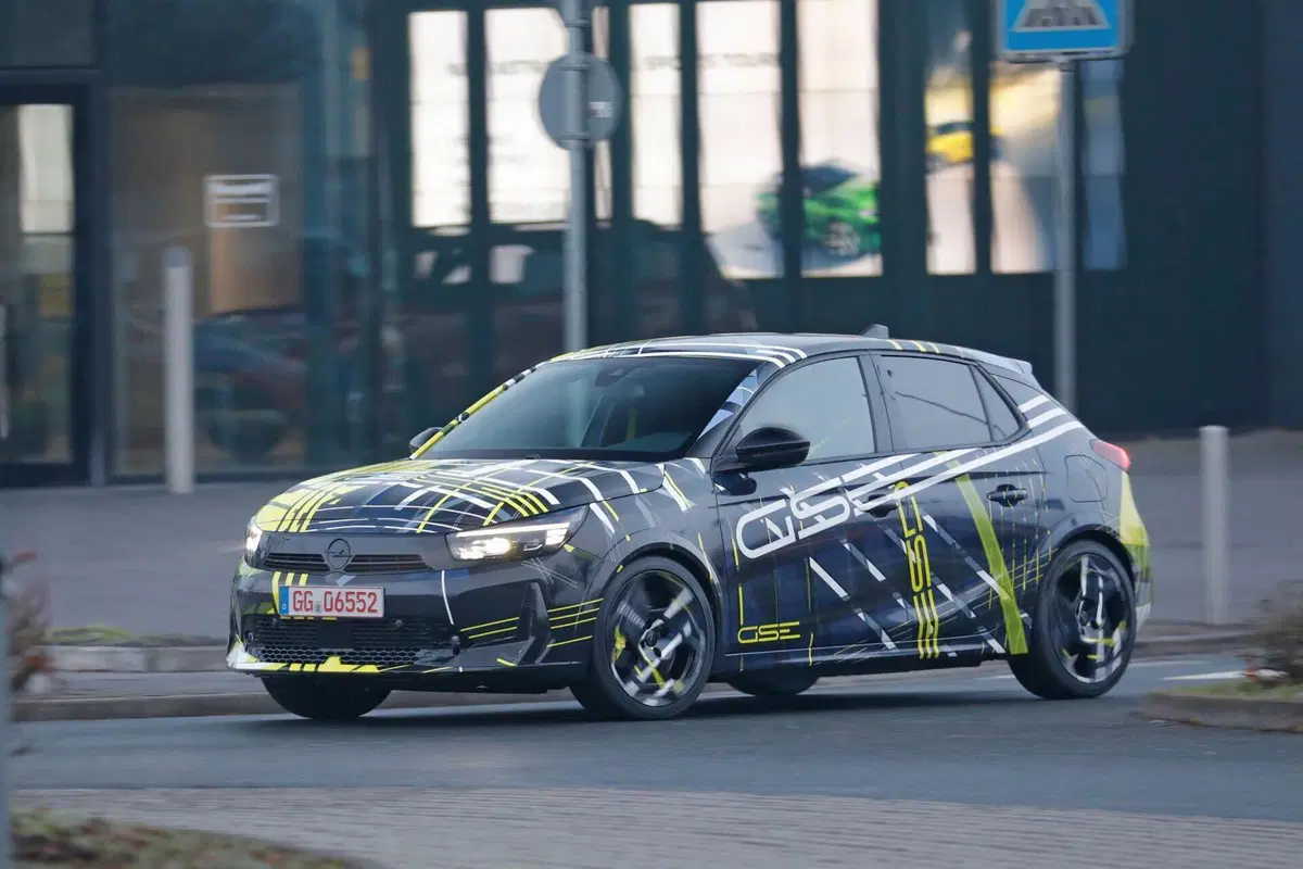 Addio OPC: la nuova Opel Corsa GSE diventa elettrica e promette 281 CV (13)