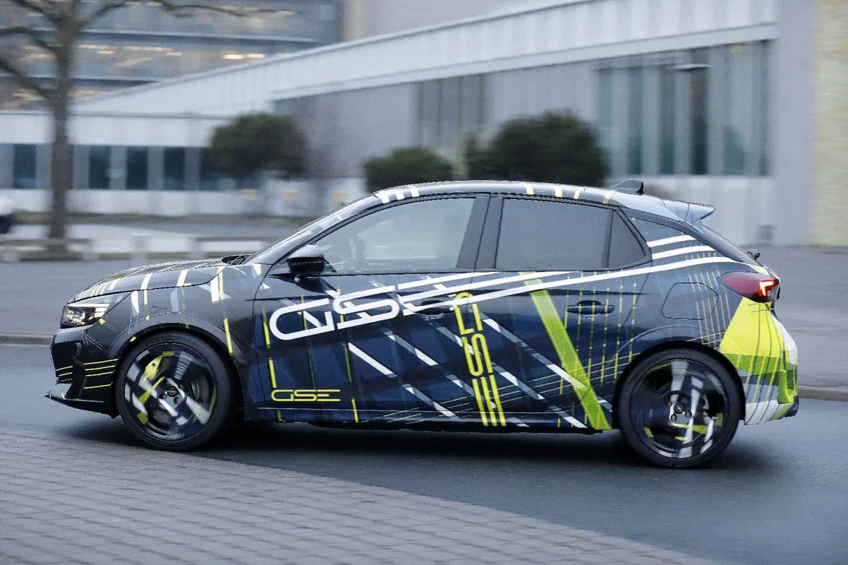 Addio OPC: la nuova Opel Corsa GSE diventa elettrica e promette 281 CV (14)