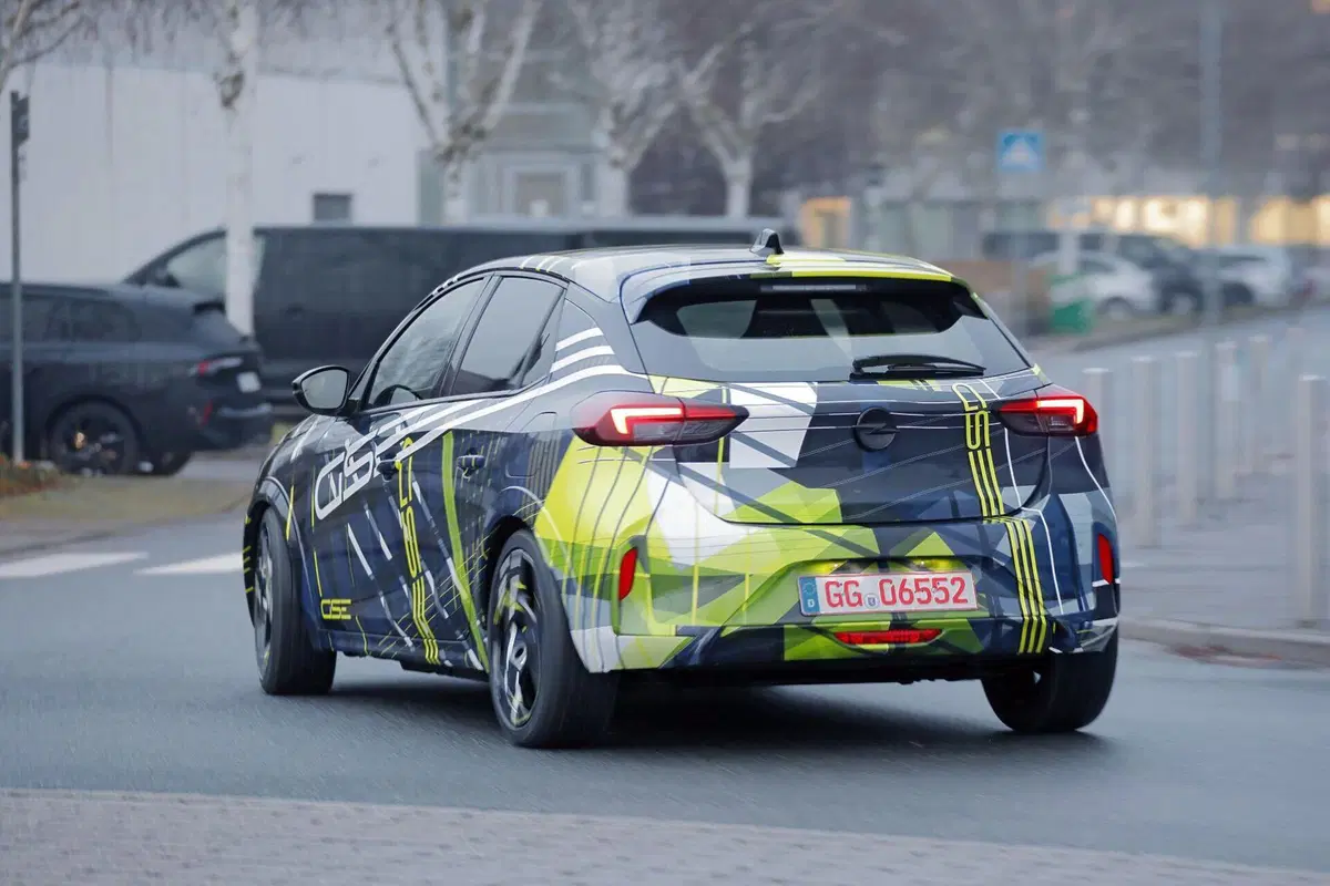 Addio OPC: la nuova Opel Corsa GSE diventa elettrica e promette 281 CV (16)