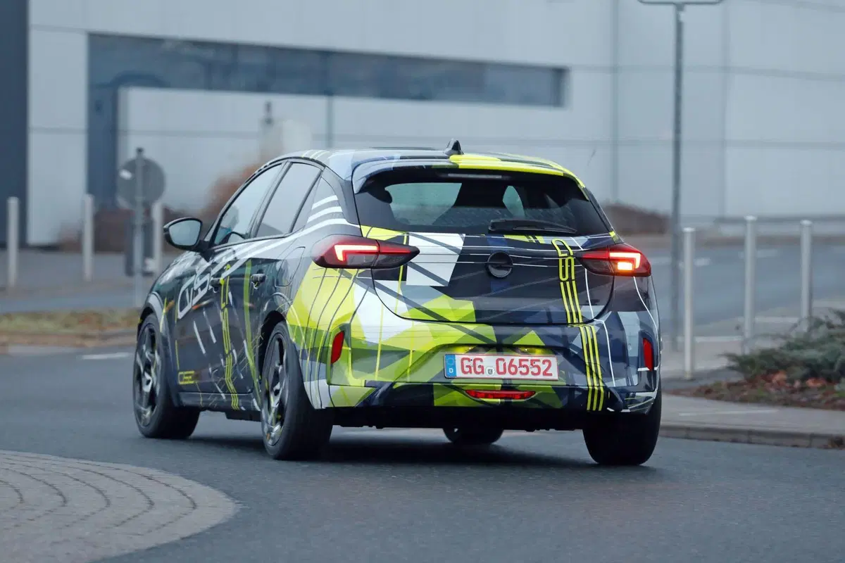 Addio OPC: la nuova Opel Corsa GSE diventa elettrica e promette 281 CV (17)