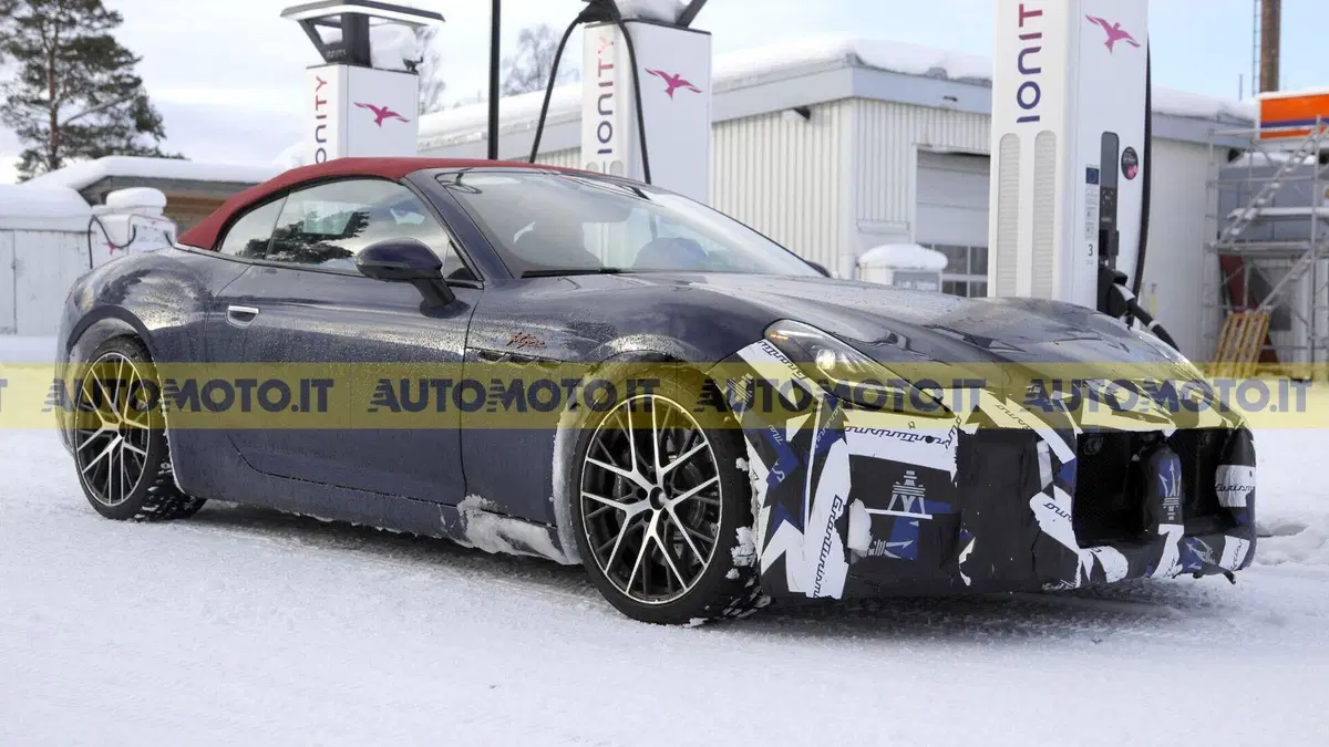 Maserati GranTurismo e GranCabrio, prototipi avvistati: le foto spia esclusive, ecco tutto quello che sappiamo (11)