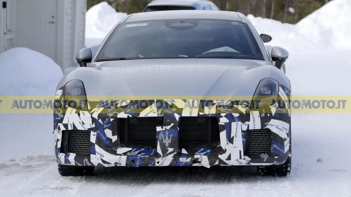 Maserati GranTurismo e GranCabrio, prototipi avvistati: le foto spia esclusive, ecco tutto quello che sappiamo (15)