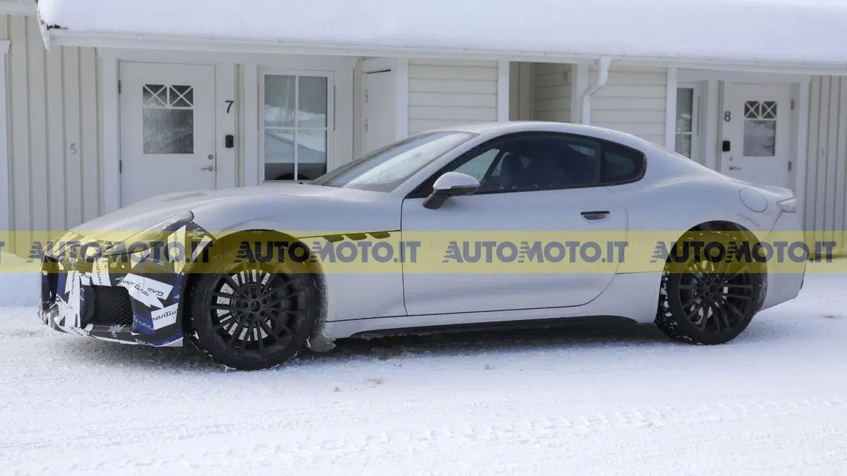 Maserati GranTurismo e GranCabrio, prototipi avvistati: le foto spia esclusive, ecco tutto quello che sappiamo (18)