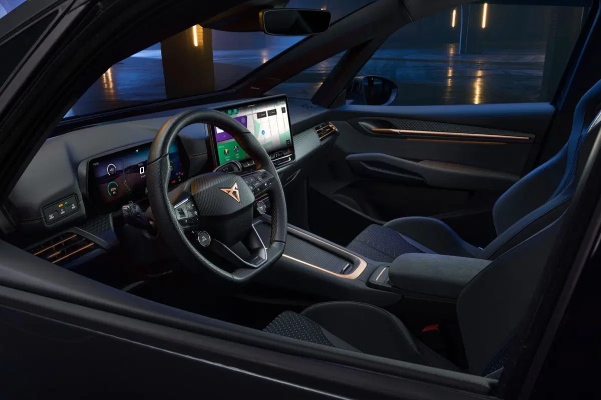 Cupra Born si aggiorna (di sostanza): più potenza, più tecnologia e un’autonomia fino a 600 km (5)