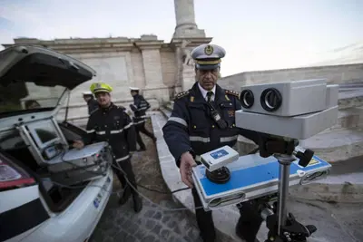 Stop a 67 autovelox, a Napoli la prefettura sospende tutto. E in Italia ne restano accesi meno di 1.000