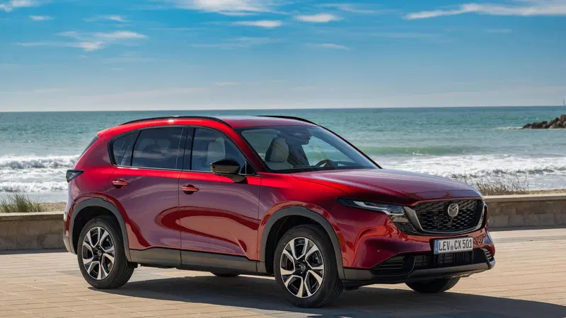 Mazda CX-5 2026, un SUV giapponese che punta alla gamma premium con 35.900 euro: ecco quello che sappiamo 