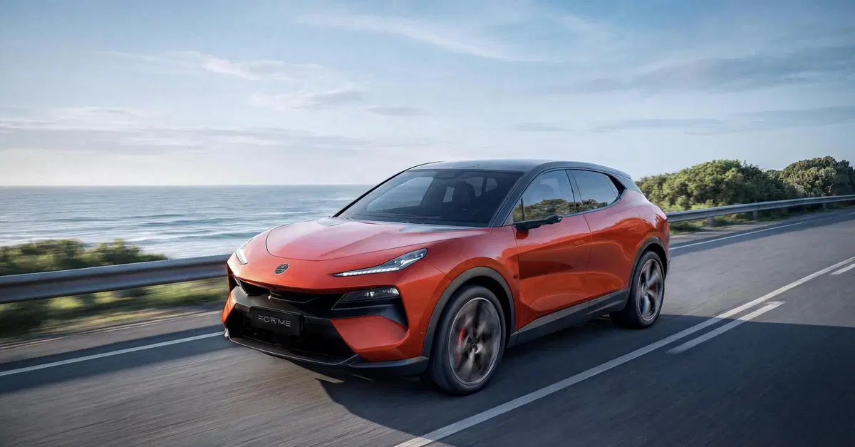 Lotus presenta X Hybrid, 952 CV, 1.200 km di autonomia e ricarica in 9 minuti: debutta la nuova Lotus Eletre X