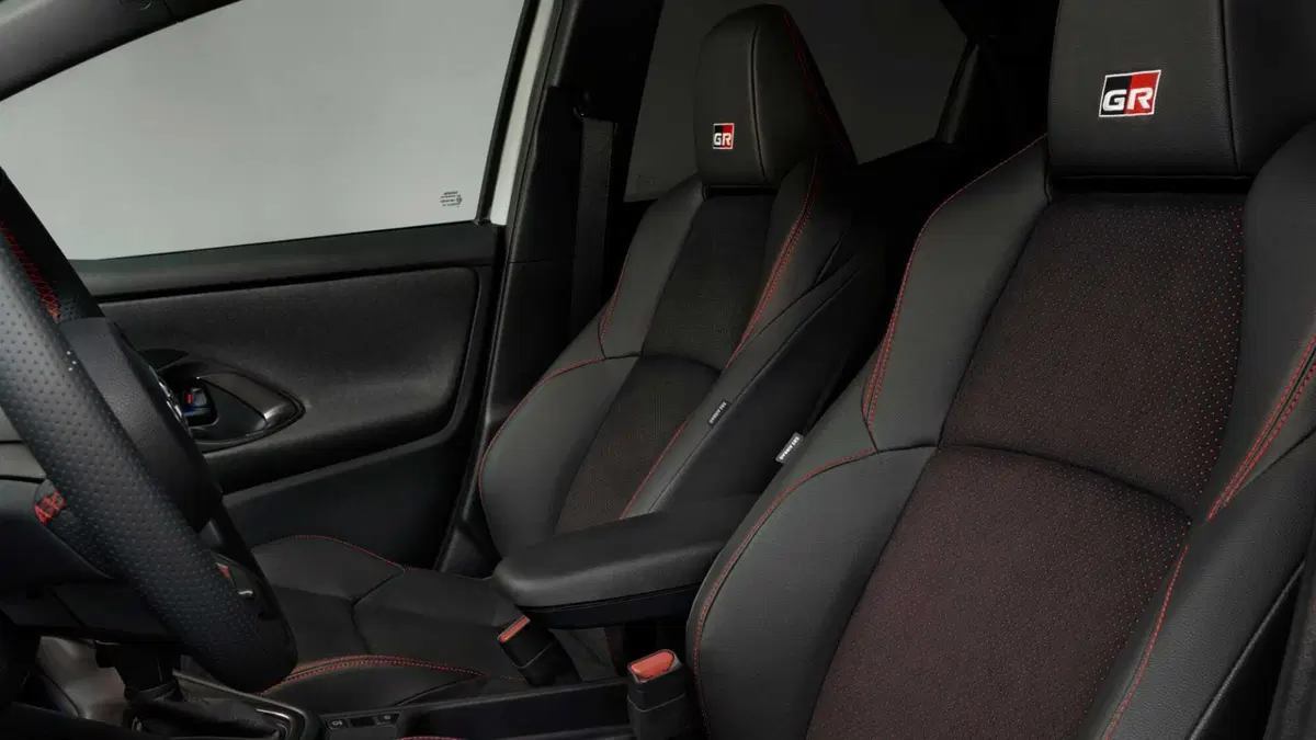 Toyota Yaris GR Sport (9)