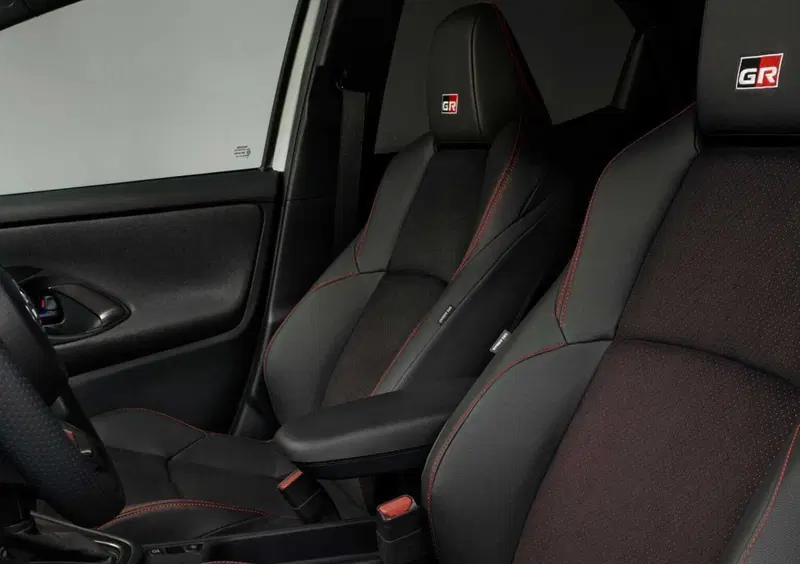 Toyota Yaris GR Sport (9)