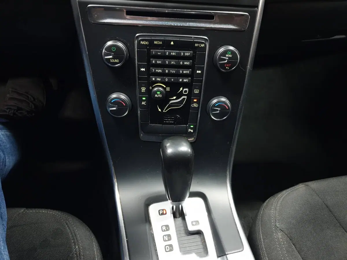 Volvo XC60 usata a Torino (10)
