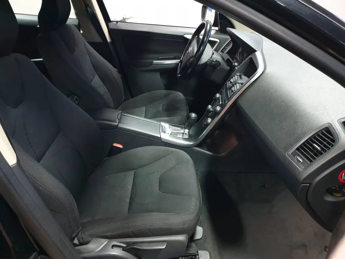 Volvo XC60 usata a Torino (12)