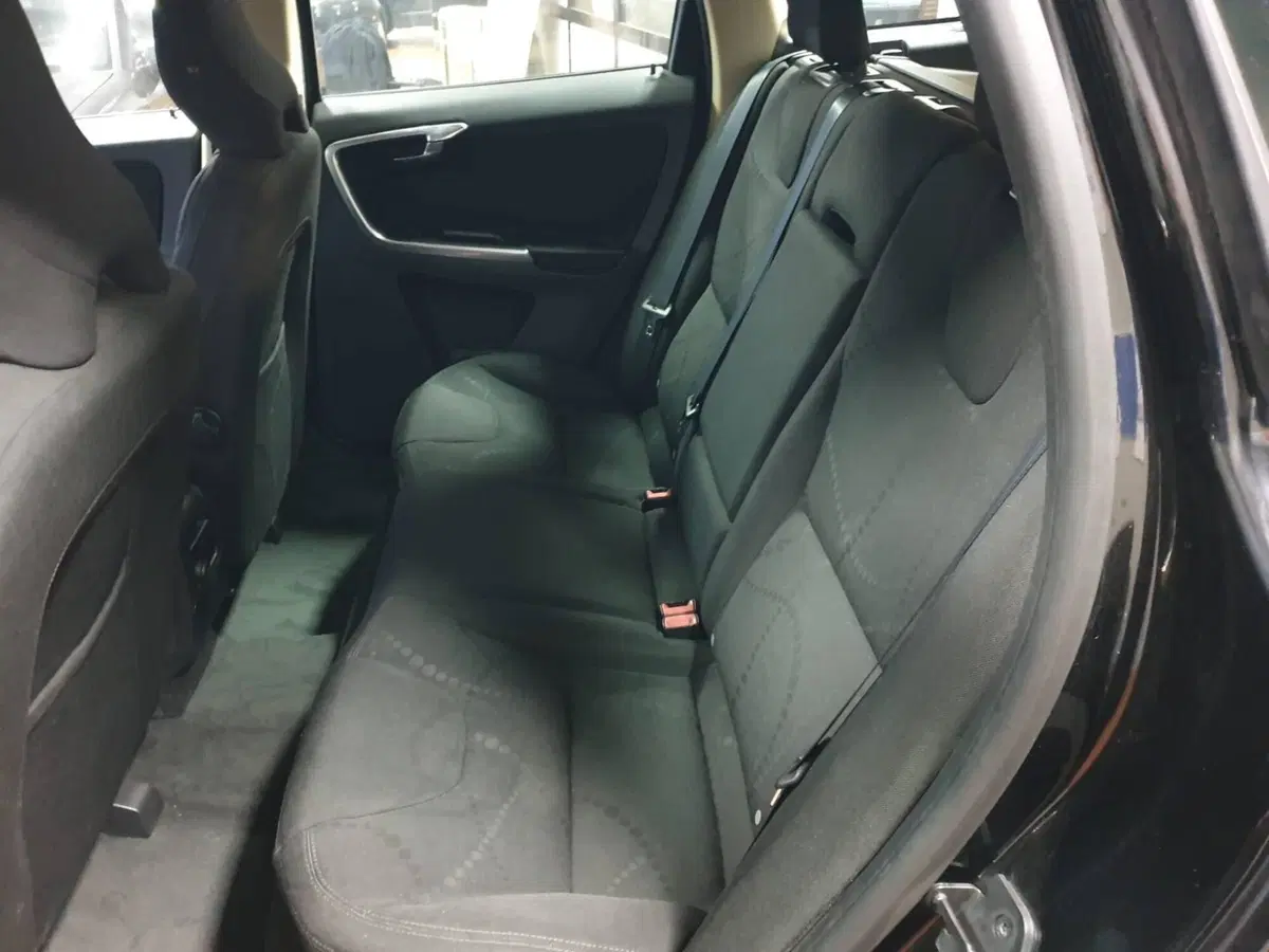 Volvo XC60 usata a Torino (13)