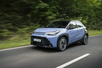 Toyota Aygo X Hybrid: super offerta per chi ha meno di 30 anni, ma per gli altri&hellip;