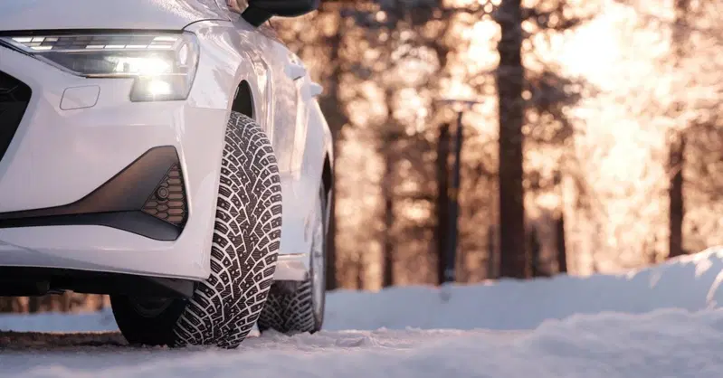 Nokian rivoluziona gli pneumatici invernali: arrivano i primi con chiodi retrattili automatici