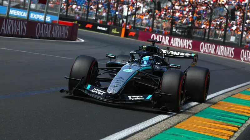 Qualifiche GP Australia 2026: Russell vola con Antonelli, Ferrari delude. Botto per Verstappen