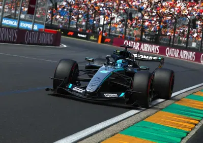 Qualifiche GP Australia 2026: Russell vola con Antonelli, Ferrari delude. Botto per Verstappen