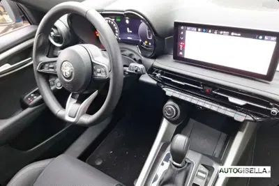 Alfa Romeo Tonale 1.5 hybrid Veloce 160cv tct7 del 2024 usata a Milano