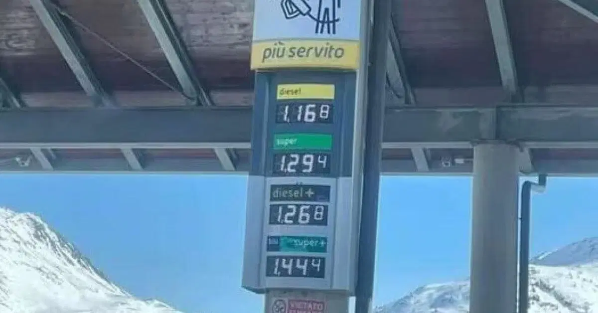 Gasolio a 1,29 euro al litro: perch&eacute; a Livigno il carburante costa cos&igrave; poco rispetto al resto d&rsquo;Italia