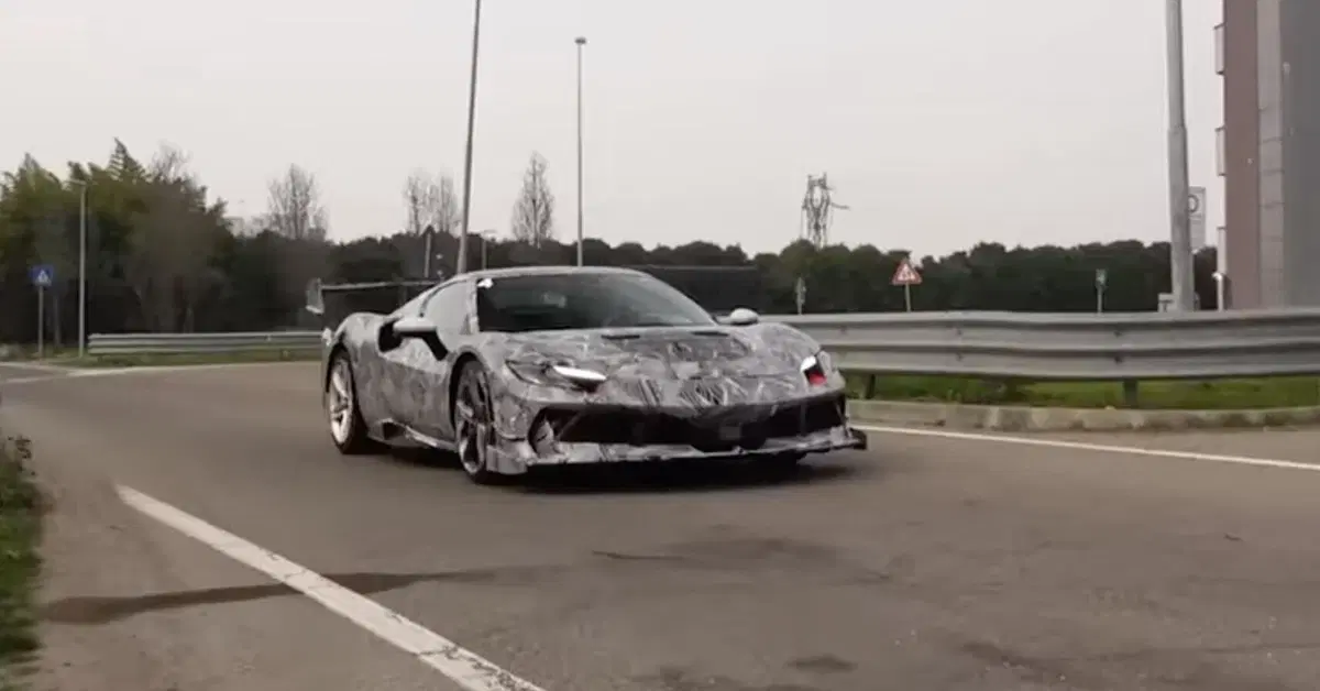 Ferrari 296CS: oltre 900 CV per la nuova supercar estrema di Maranello
