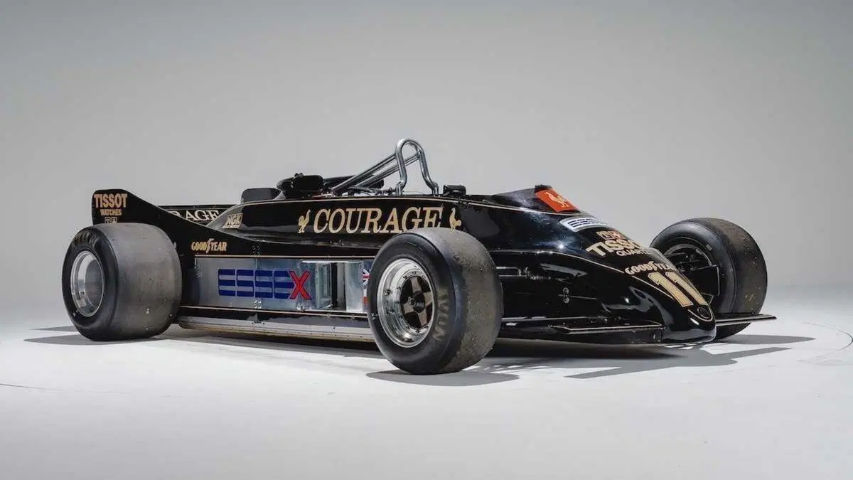 La geniale ma controversa Lotus 88 con doppio telaio
