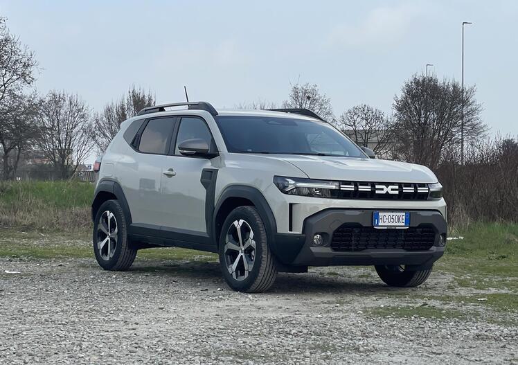 Dacia Duster Hybrid 155: la prova del SUV europeo più concreto del momento [VIDEO]